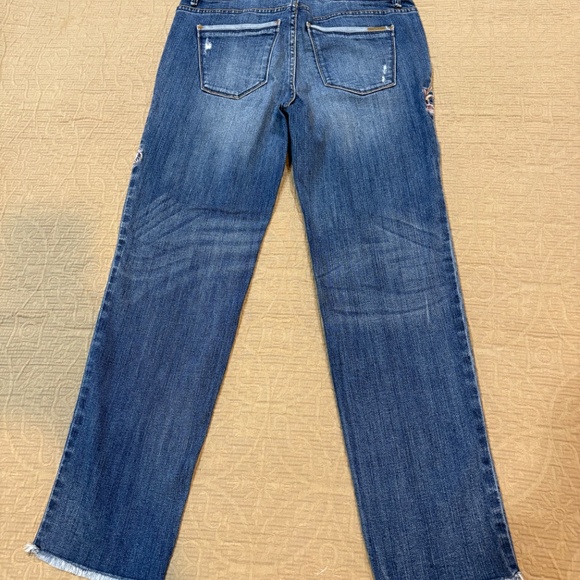 Share  WHBM Straight Crop Jeans Size 2 Denim Floral Embroidered Cropped Raw Edge - Picture 8 of 8